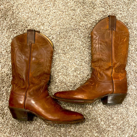 Justin Boots Shoes - Brown cowgirl boots- size 6- brand Justin